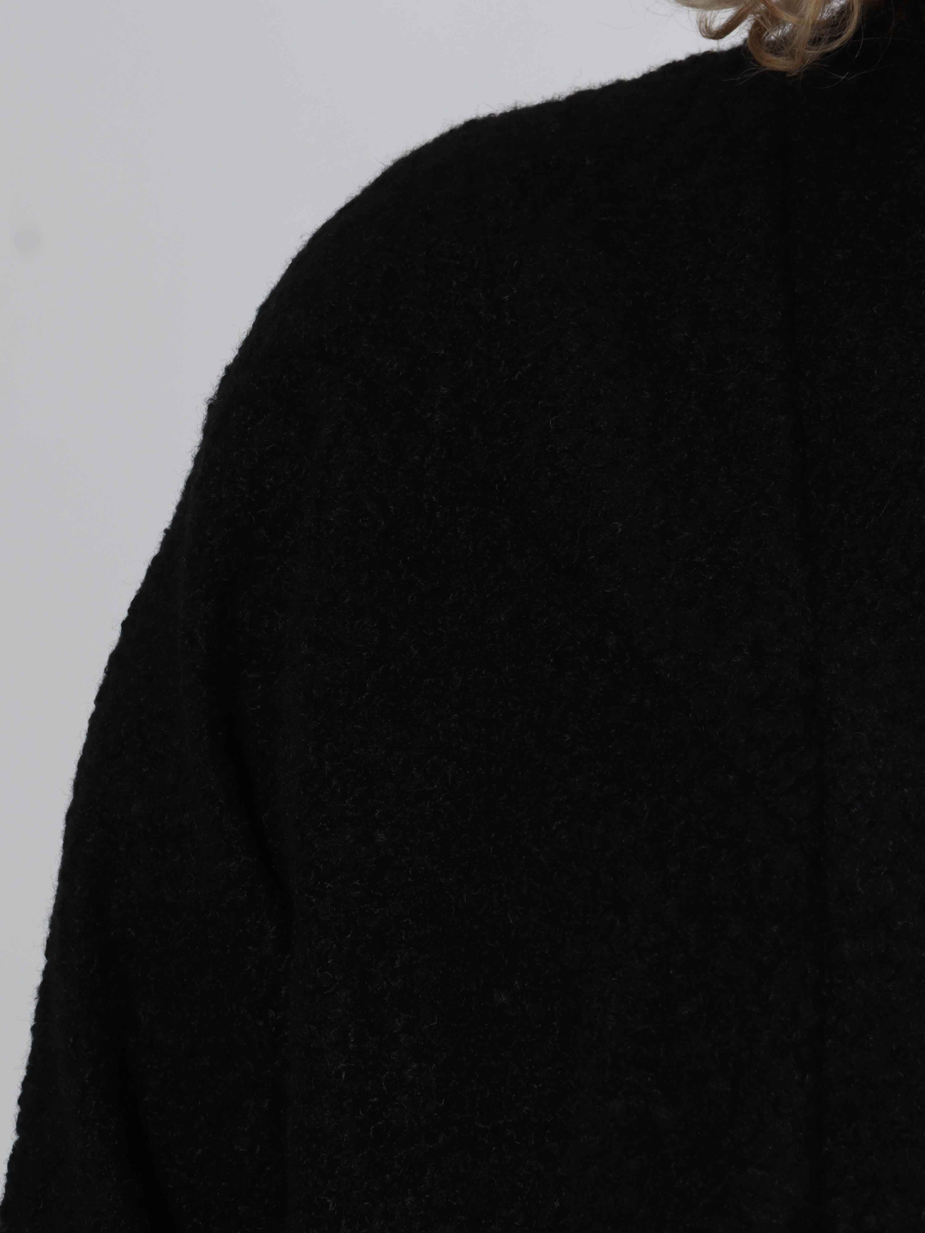 Annah Teddy - Plus size kappa i mjukt teddytyg med synliga sömmar och stora fickor